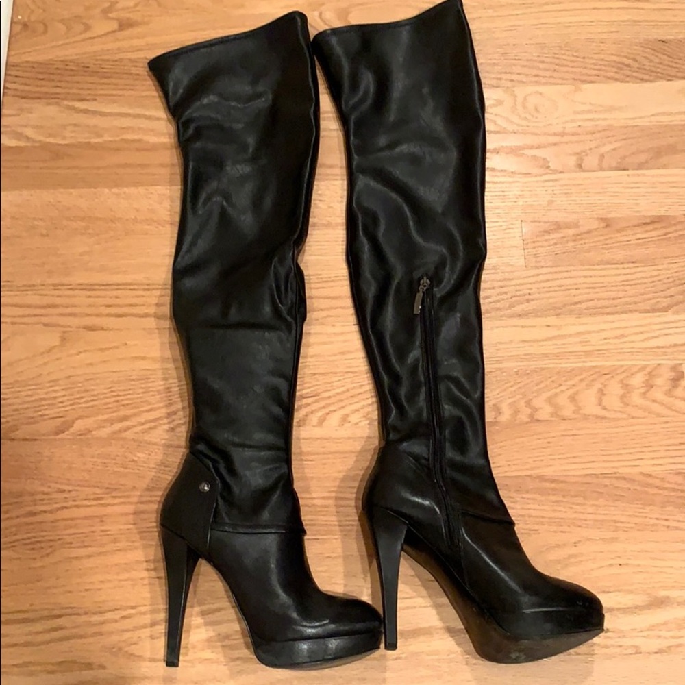 Guess “GWAERIAL” black size 8 over the knee boots
